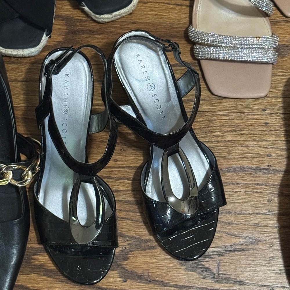 Karen Scott Black Strappy Sandals with Ankle Strap